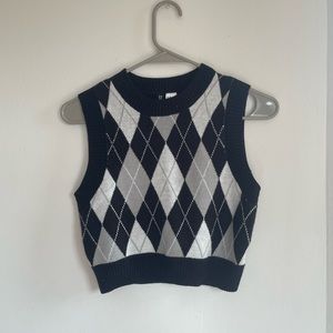 Houndstooth sweater top